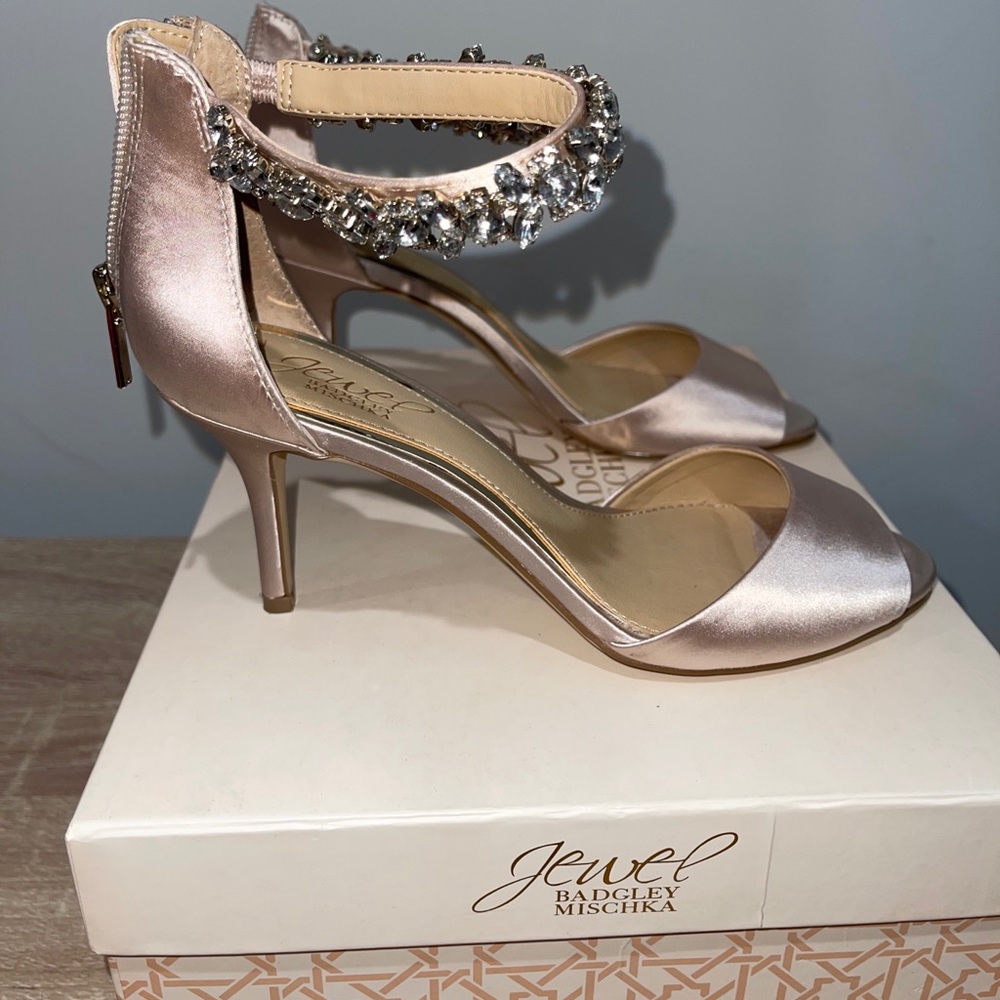 Heels - Picture 3 of 3
